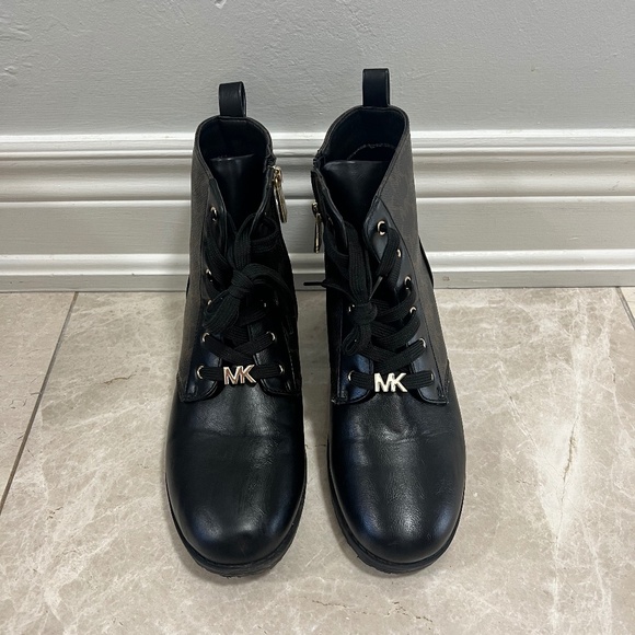Kids, Michael Kors Boots - Picture 1 of 5